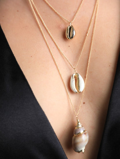 SHELL LAYERED NECKLACE