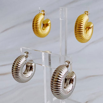 Full Body In Pleats Hoop Earrings